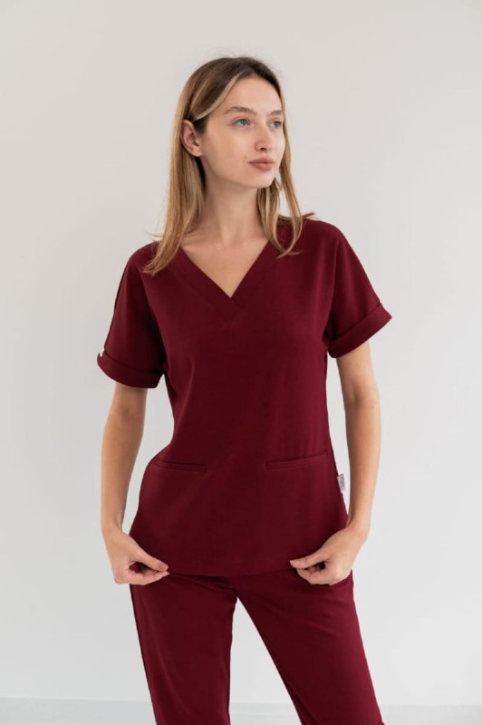 Uniform z wiskozy w kolorze Burgundu.jpg