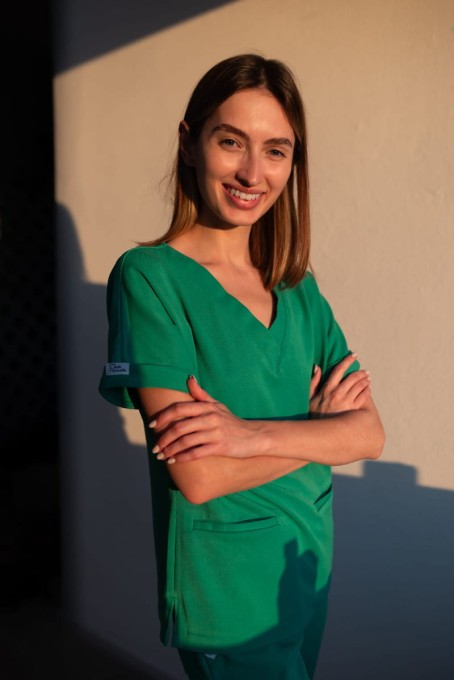 Bluzka medyczna damska wiskoza scrubs Basic w kolorze Jungle Green