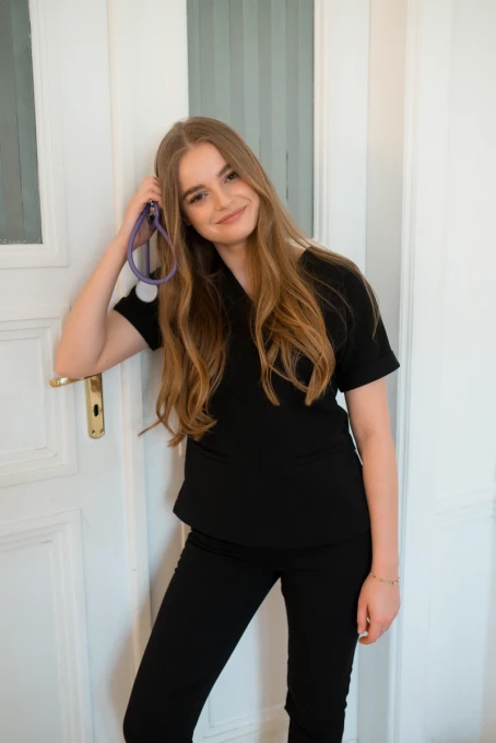 Bluzka medyczna damska wiskoza scrubs Basic w kolorze Blackberry