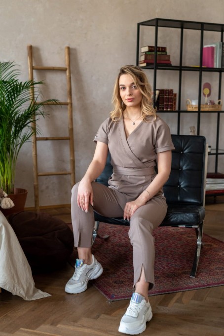 Spodnie medyczne damskie wiskoza scrubs Chic w kolorze Cappuccino II