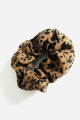 Scrunchie Panther od Medibreath – wygodna gumka do włosów w panterkę, delikatna dla włosów, doskonała dla personelu medycznego i na co dzień