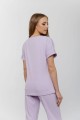 Damska bluzka Basic w kolorze lawendowym - klasyczny krój i oddychająca tkanina, idealna dla pielęgniarek i lekarzy.