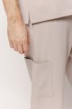 Stylowy komplet medyczny Handsome dla mężczyzn. Minimalistyczny design i wygoda na wiele godzin pracy.